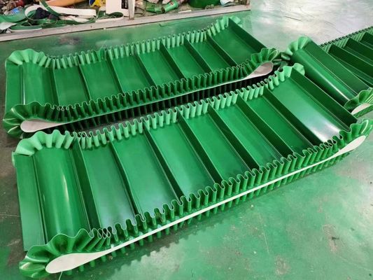 Sterkte de Duurzame Groene Materiële Industriële Keten Transportband met grote trekspanning van Zijgevelpvc