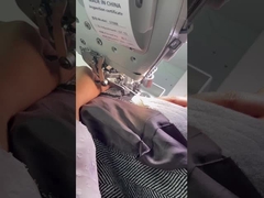 Computerize bevestiging moet pads aan armgaten en trimmen rand naaimachine